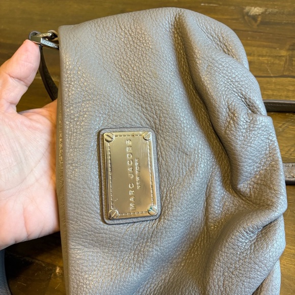 Marc Jacob Gray Pebbled Leather Crossbody Bag Small Classic Hobo Festival - Picture 8 of 9